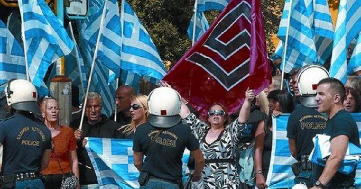 Un Grupo De Neonazis Griegos Atacan Una Escuela De Atenas Donde Se