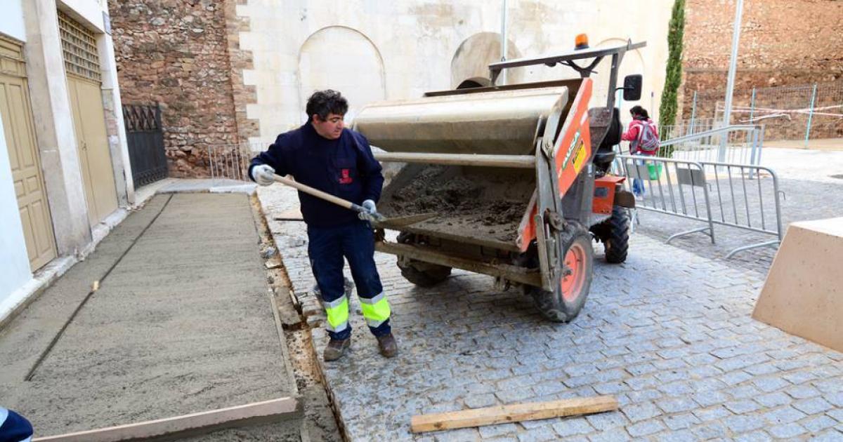 LA CAPITAL Arrancan Las Obras De Mejora Del Pavimento De La Plaza Del