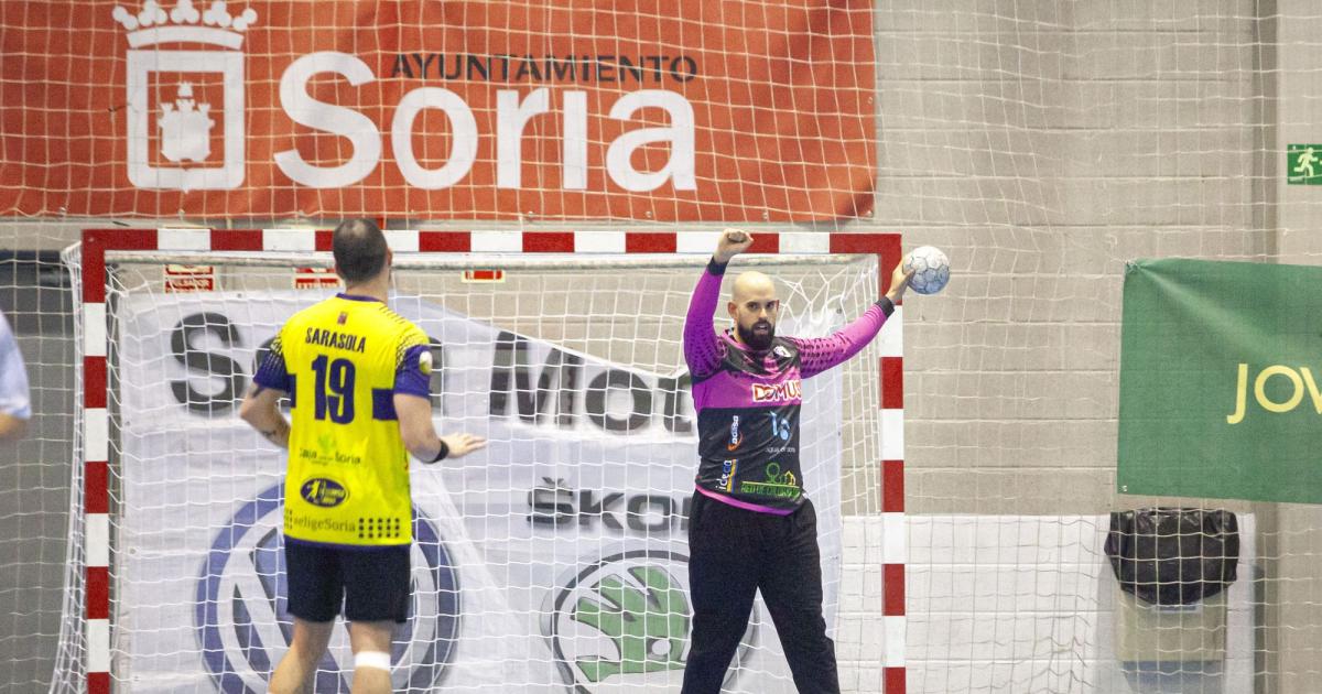 Balonmano: El Balonmano Soria sigue líder y tiene otro récord a tiro de ...