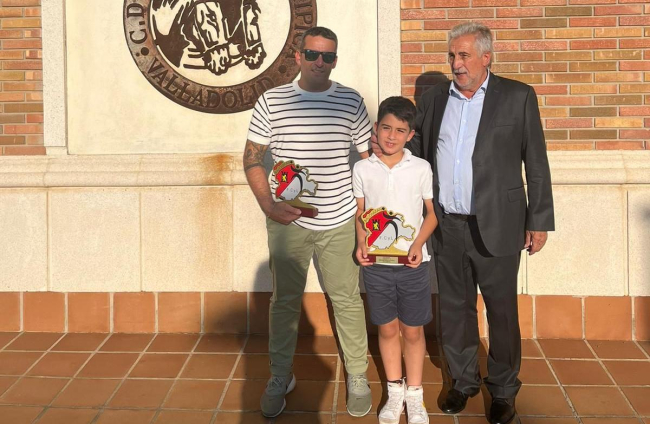 Tres generaciones Heras en la gala de la Federación de Castilla y León de Balonmano.