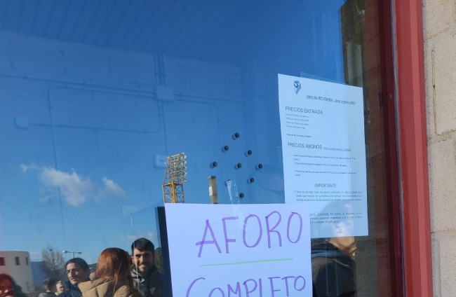 Antes de las 16.30 las entradas estaban agotadas. J.A.R.