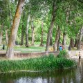 El termómetro rebasa los 30 grados en Soria y el río Duero recibe a los primeros bañistas.