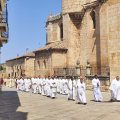 También han homenajeado a Monseñor López Llorente.