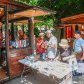 La feria del libro se ubica en la Dehesa.