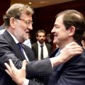 Mariano Rajoy felicita a Alfonso Fernández Mañueco tras la toma de posesión.