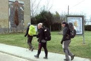 Peregrinos alemanes y una danesa en el Camino de Santiago llegan a Carrión de los Condes (Palencia)-Brágimo / ICAL