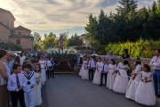 Un momento de la procesión por las calles de El Burgo