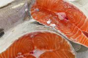 Salmón fresco en una pescadería de la capital.