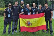 Víctor García Laseca, el segundo por la izquierda, con el resto de los componentes del equipo Español.