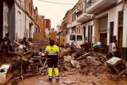 Jiménez en una calle de Alfafar devastada.