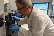 Daniel Martín Jiménez, en el Instituto de Ciencias Materiales de Barcelona .