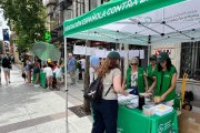 Mesas informativas de la Asociación contra el Cáncer en la campaña contra el cáncer de piel.