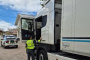 La Guardia Civil investiga al conductor de un camión por quintuplicar la tasa de alcohol.