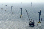 Centro de producción de energías renovables en la isla alemana de Borkum.-FABIAN BIMMER