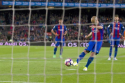 Mascherano marcó de penalti su primer gol con la camiseta del Barça.-EFE