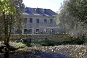 Una imagen de la Casa de la Moneda de Segovia junto al cauce del río.-ICAL