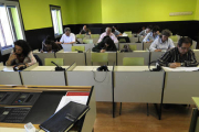 Alumnos en una de las clases de la Escuela Oficial de Idiomas. / ÚRSULA SIERRA-
