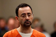 Larry Nassar, durante el juicio celebrado en Grand Rapids (Michigan), acusado de agredir sexualmente a 125 jóvenes gimnastas y pacientes.-/ AFP / JEFF KOWALSY