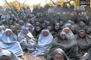 Imagen del vídeo que Boko Haram dio a conocer el pasado mes de mayo con parte de la niñas secuestradas.-