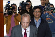 El juez instructor del 'caso Nóos', José Castro, a su entrada en los juzgados.-Foto: EFE / MONTSERRAT T. DÍEZ