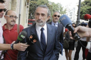 Francisco Correa se dirige a la Audiencia Nacional en el juicio por el caso Gurtel.-