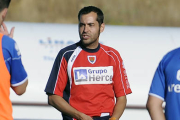 El técnico del Numancia B, Fran Valero. / ÁLVARO MARTÍNEZ-