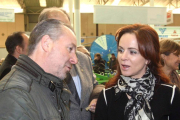 La consejera de Agricultura y Ganadería, Silvia Clemente, conversa con el coordinador regional de Asaja, Donaciano Dujo-Ical