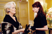 La temida y editora de 'Runway', Miranda Priestly (Meryl Streep), junto a la periodista Andy Sachs (Anne Hathaway), en una escena de 'El diablo viste de Prada'.-Foto: ARCHIVO
