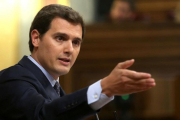 El líder de Cs, Albert Rivera, en el pleno de la moción de censura encabezada por Pedro Sánchez.-DAVID CASTRO