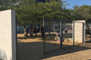 El patio de la escuela Artur Martorell, abierto al público hasta el domingo.-