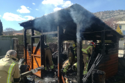 Caseta de aperos afectada por el incendio en Fuentetoba. HDS