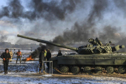 Militares ucranianos en la región de Chernihiv.-MYKOLA LAZARENKO