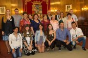 La presidenta de la Diputación Provincial de Zamora, Mayte Martín, y el diputado de Educación, Cultura, Juventud, Deportes y Emigración, José Luis Bermúdez, reciben a los nueve participantes del programa Añoranza y a los ocho del Programa Raíces-Ical