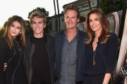 Kaia Gerber junto a su padre, hermano y madre, Cindy Crawford.-ALBERTO E RODRIGUEZ