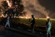 En la tragedia del estado de Hidalgo, el accidente ocurrió al finalizar la tarde de este viernes en el municipio de Tlahuelilpan.-REUTERS
