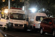 Los vehículos de forenses al lado del edificio donde fueron hallados los cinco cadáveres, en la Ciudad de México.-Foto: EFE