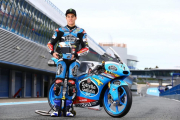 Jorge Navarro junto a su moto en una imagen de archivo-AGENCIAS