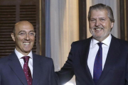 El delegado del Gobierno en el País Vasco, Carlos Urquijo, con el ministro de Cultura, Íñigo Méndez de Vigo, el pasado 4 de diciembre en San Sebastián.-EFE