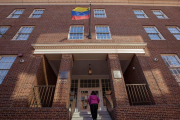 Vista de la embajada de Venezuela en Washington, EEUU.-EFE   / EPA