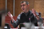 La comparecencia de Monedero se ha desarrollado en medio de continuas tensiones con el senador del PP, Luis Aznar.-DAVID CASTRO
