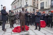 El Ayuntamiento de Ávila inaugura una estatua de homanaje al expresidente Adolfo Suárez-Ical