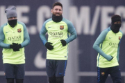 Suárez, Messi y Neymar, en el entrenamiento previo a la vuelta de la Copa contra la Real.-JORDI COTRINA