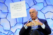 El presidente del BBVA, Francisco González, durante su intervención en la 48ª Reunión Anual del Foro Económico Mundial WEF, en Davos (Suiza).-LAURENT GILLIERON (EFE)