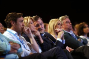 Mariano Rajoy, flanqueado por Esperanza Aguirre y Cristina Cifuentes, ayer durante la inauguración de la convención que los populares celebran en Madrid.-Foto: DAVID CASTRO