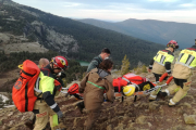 Traslado del herido en el mirador de la Laguna Negra. HDS