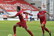 Los hermanos Valcarce se han ganado la confianza del Arrasate y ahora mismo son indiscutibles en la banda izquierda del Numancia.-Diego Mayor