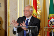 El ministro de Exteriores, Josep Borrell, en una rueda de prensa en Lisboa.-EFE