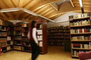 Biblioteca del Centro Cultural Gaya Nuño donde se quiere crear la Casa de las Letras.-HDS