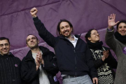 El líder de Podemos, Pablo Iglesias, tras el mitin pronunciado el pasado domingo en la Puerta del Sol.-Foto: AP / DANIEL OCHOA DE OLZA