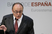 Luis María Linde, gobernador del Banco de España.-JOSE LUIS ROCA
